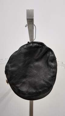 Vintage Black Pebble Grain Leather Fiddler Cap with Angel Pin